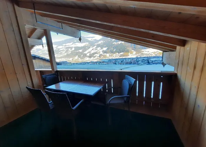 Lora Апартаменты *